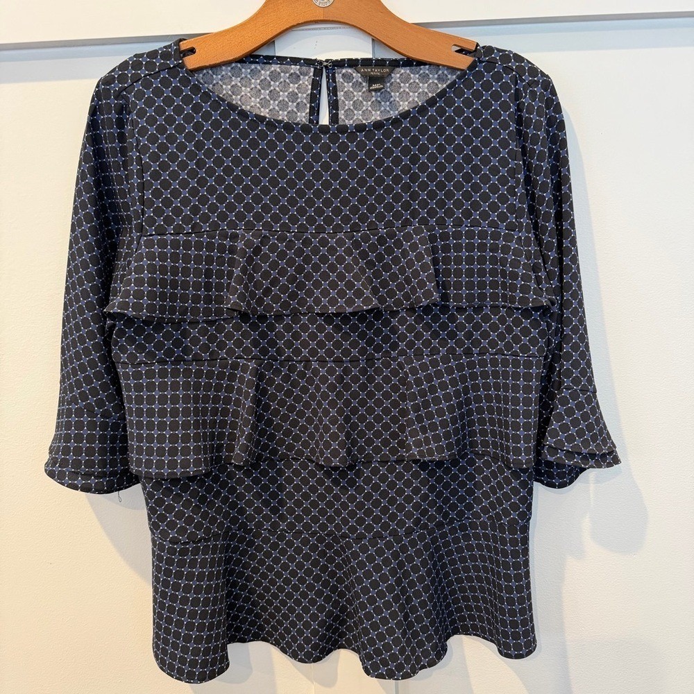 Ann Taylor Blouse Black Blue Geometric Print Polka Dot Ruffle 3/4 SLV Career MP